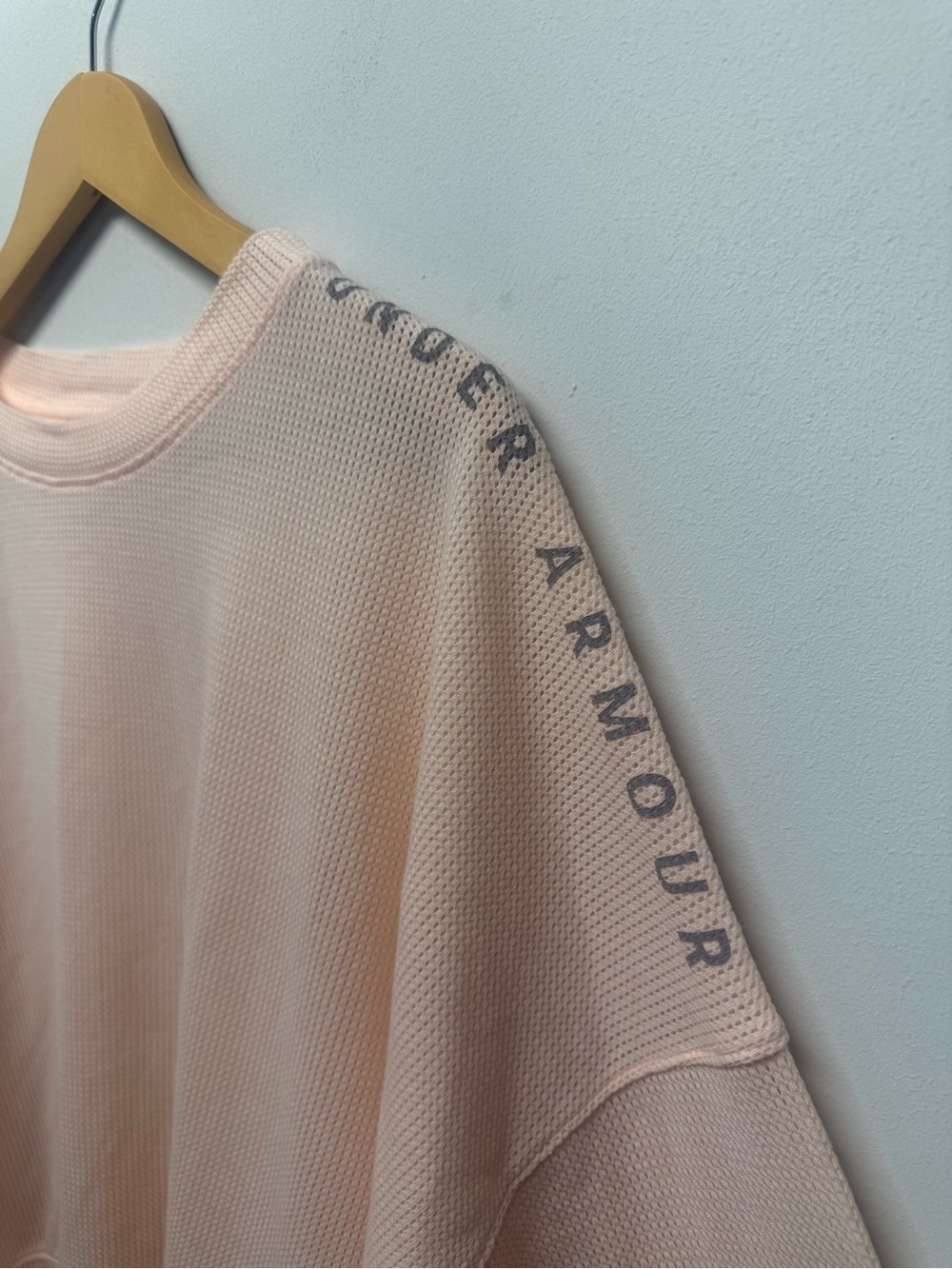 Under Armour Light Pink Mesh Crew Sweatshirt Loose Medium Women’s